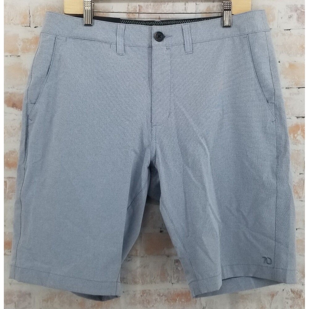 NWT 7Diamonds Momentum Hybrid Light Blue Performance Chino Shorts Men's Size 32